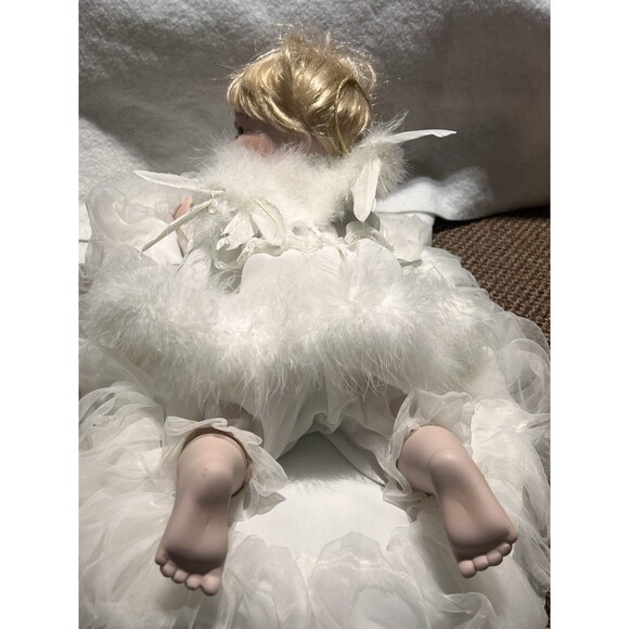 Vintage Limited Edition Cathay Collection Porcelain Doll Angel Baby With Box - Picture 5 of 8